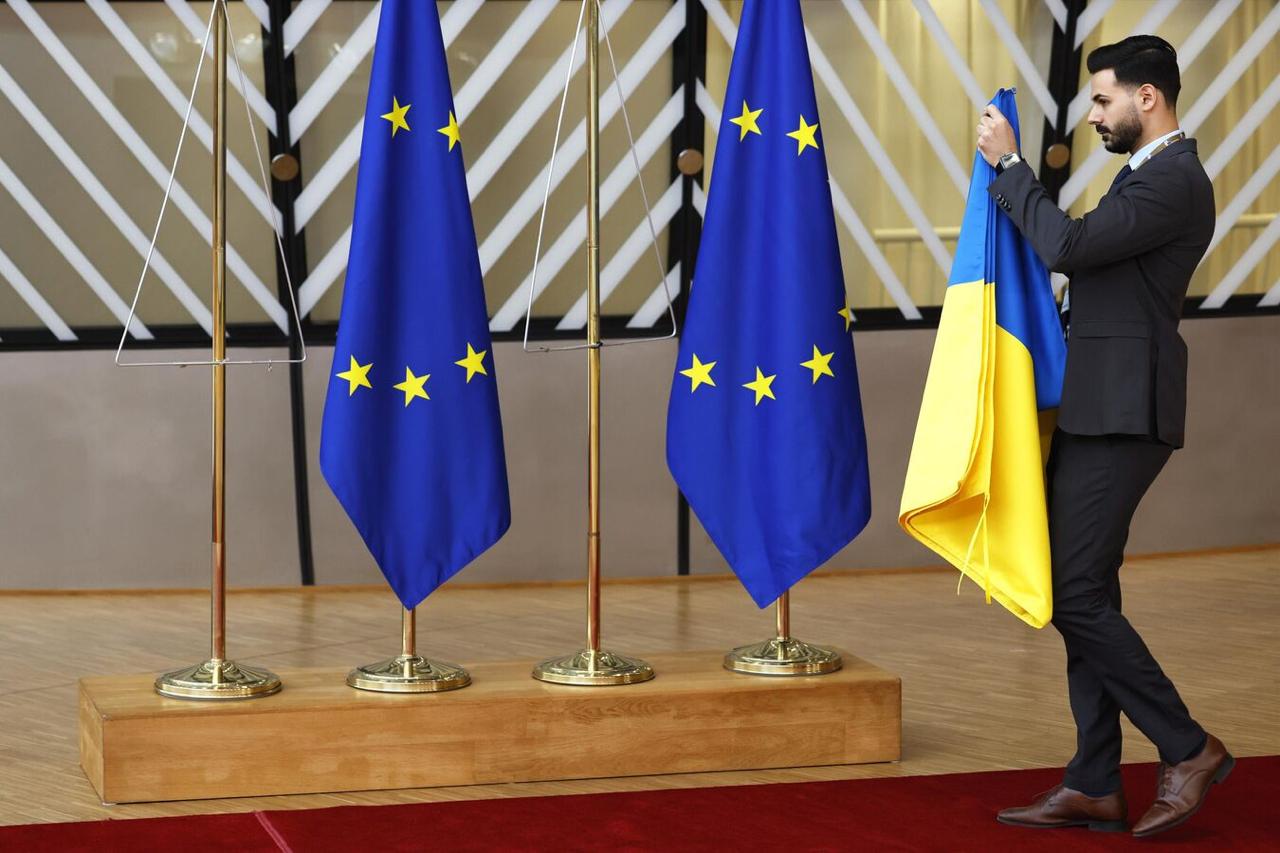 Украина надеется на прорыв в декабре в вопросе вступления в Евросоюз Лидеры стран ЕС могут договориться о шести рубежах выполнения обязательств юридических шагов на пути приема Киева допустил вице премьер по вопросам европейской и евро атлантической интеграции Тарас Качка в разговоре с Politico