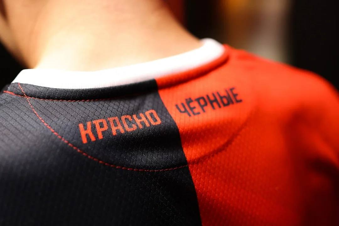«Амкар» начал второй круг с победы ФК «Амкар Пермь» обыграл на своем поле «Челябинск-2» в матче 14 тура Второй лиги «Дивизиона Б» в группе 4. Этим поединком команды начали второй круг чемпионата. Голы в составе «Амкара» забили Евгений Тюкалов, Даниил Зуев и Никита Голдобин. Итоговый счет поединка 3:1 в пользу хозяев поля. Это был первый матч, проведенный под руководством нового тренера Александра Кульчия, который оказался не слишком доволен игрой показанной командой в отчетной встрече.