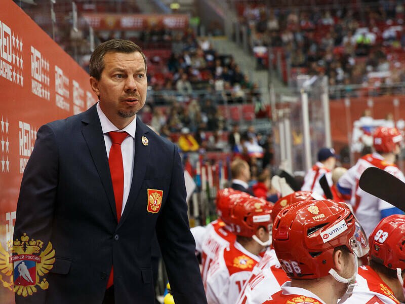 Илья Воробьев основной претендент на пост главного тренера Шанхайских Драконов Российский тренер Илья Воробьев может продолжить карьеру в команде из Санкт Петербурга По данным агентства ТАСС Шанхайские Драконы изучают возможность его назначения на пост главного тренера Это решение связано с неожиданным уходом предыдущего наставника команды канадца Жерара Галлана который покинул клуб 13 января по состоянию здоровья Временно обязанности главного тренера исполняет Майк Келли Читать полностью