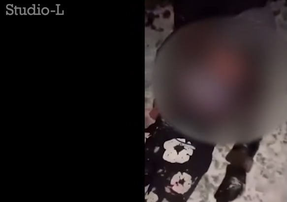 В Каушанском районе избили подростка парня госпитализировали с сотрясением мозга В селе Токуз Каушанского района двое подростков избили 16 летнего школьника сообщает Studio L По информации источника девятиклассника госпитализировали с сотрясением мозга и подозрением на перелом челюсти По словам пострадавшего на него напали возле дома одноклассницы После избиения он потерял сознание и смог добраться домой лишь спустя время Отец обратился в полицию Подозреваются двое 17 летних подростков из села Сэлкуца Если их вина будет доказана им грозит от 2 до 5 лет лишения свободы Подпишись на primulinmd