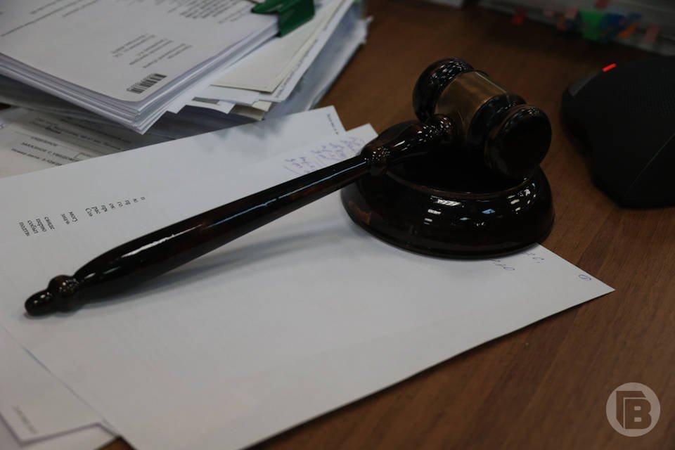 Под Волгоградом предприятие заплатит 2,7 млн за вред окружающей среде Инцидент произошел в Светлоярском районе. Сотрудники природоохранной прокуратуры Волгоградской области выявили серьезное нарушение - из-за прорыва канализационной трубы сточные воды попали прямо на землю. Инцидент произошел в Светлоярском районе во время хозяйственной деятельности местного предприятия. По оценкам экспертов, ущерб экологии составил более 2,7 миллиона рублей. Чтобы взыскать эту сумму, прокурор обратился в суд. Суд первой инстанции полностью встал на сторону природоохранного ведомства, а апелляционная инстанция оставила решение без изменений. Контроль за исполнением постановления остается за прокуратурой. Предприятию предстоит восстановить экологическую обстановку.