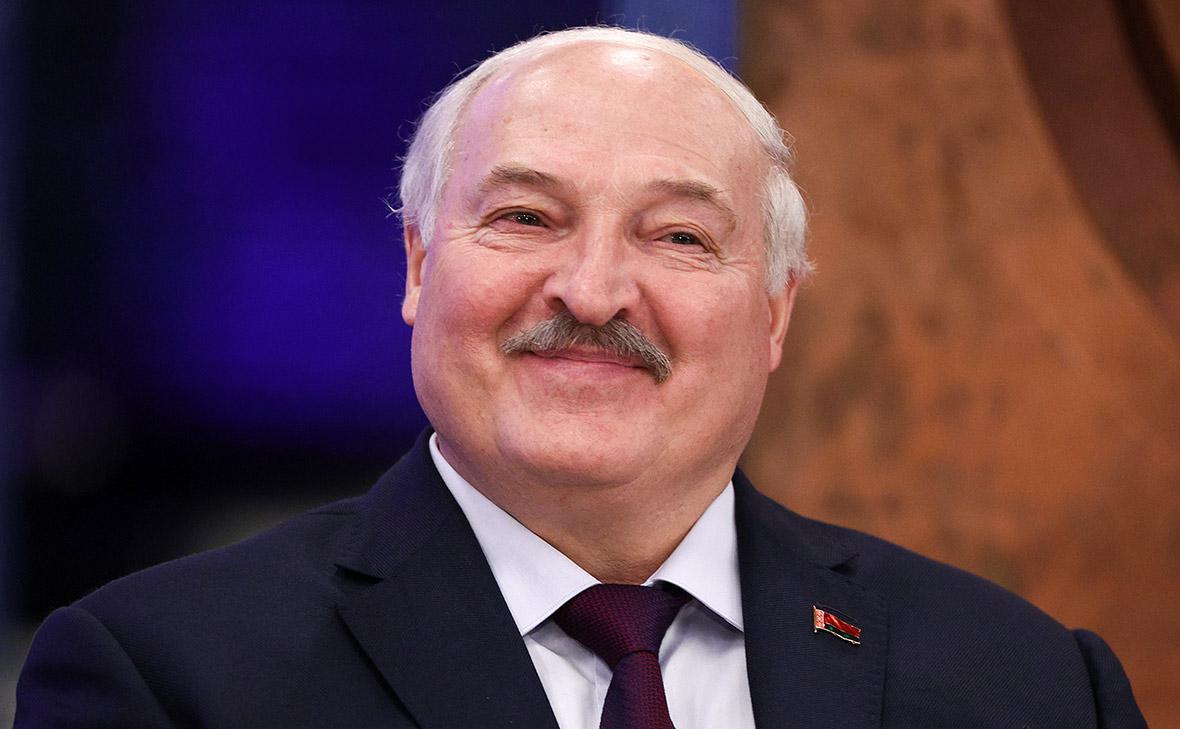 Александр Лукашенко помиловал 31 гражданина Украины которые совершили преступления на территории Белоруссии Об этом сообщила пресс секретарь белорусского президента Наталья Эйсмонт Ее слова передает БелТА По ее словам решение принято в развитие достигнутых договоренностей с Дональдом Трампом Дмитрий Никотин Подписаться