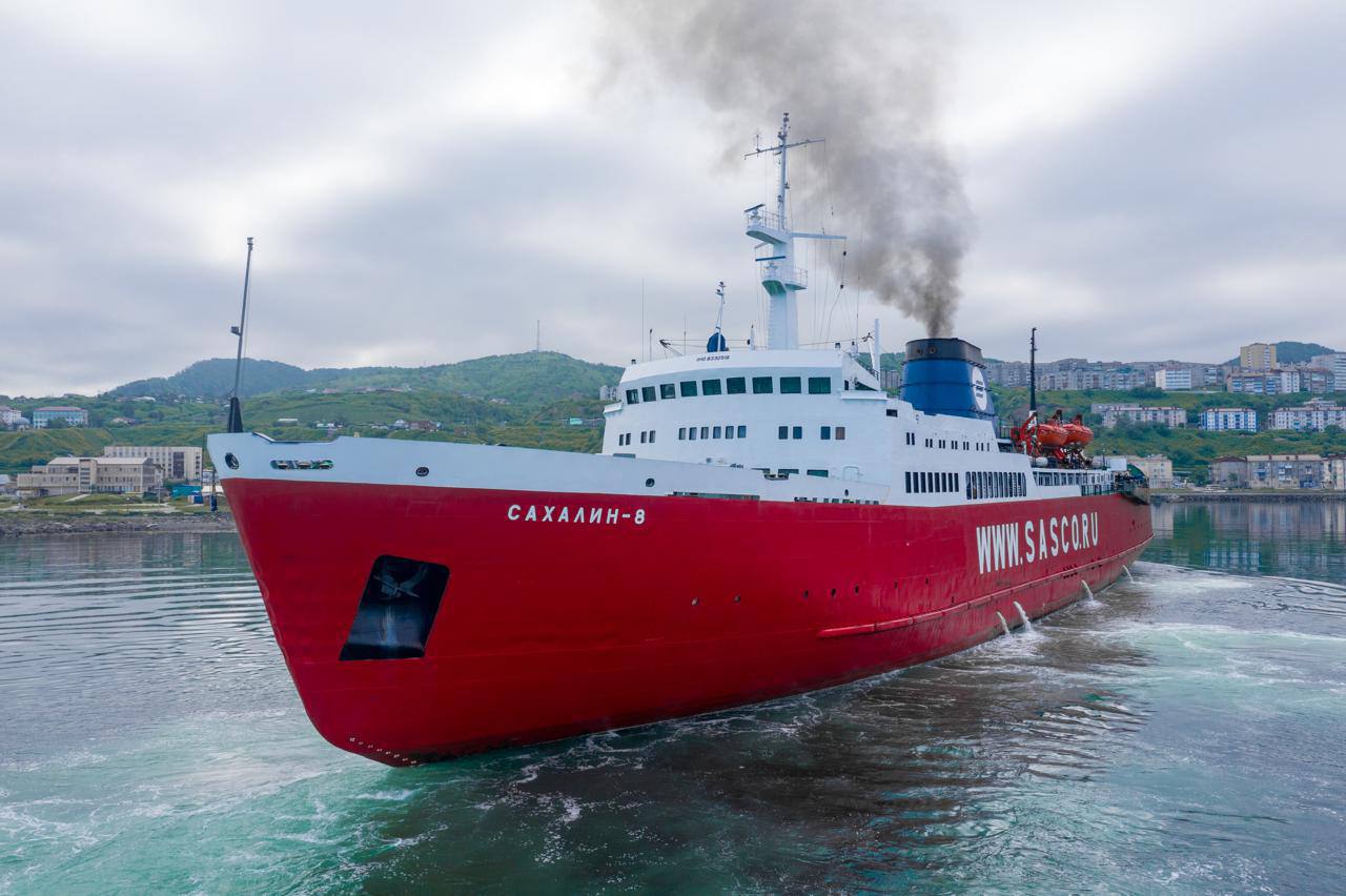 Паром Сахалин 9 уходит на плановый ремонт Дизель электроход Сахалин 9 с 18 февраля по 4 апреля выводят из эксплуатации Причина плановый ремонт сообщает Дальтранссервис со ссылкой на ПАО Сахалинское морское пароходство В это время на морской линии Ванино Холмск продолжат работу паромы Сахалин 8 Сахалин 10 и Александр Деев Фото архив mintrans sakh   Прислать новость Подписывайся на нас MAX Telegram WhatsApp ВК