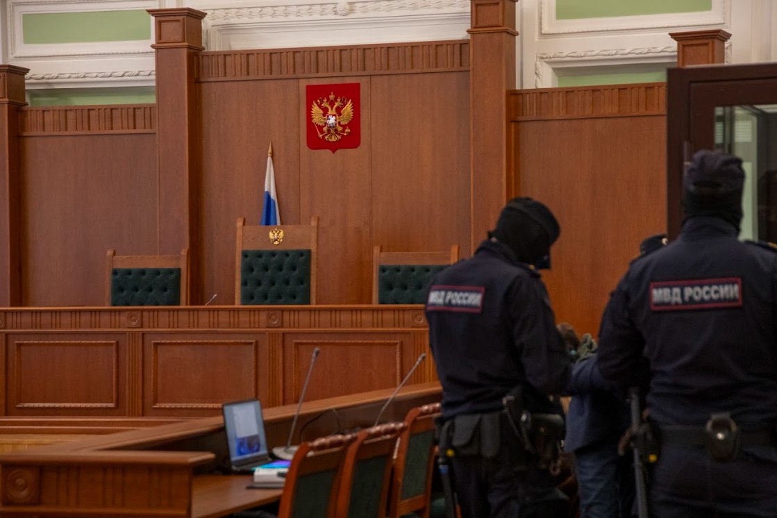 Против шеф-редактора The Insider завели уголовное дело Прокуратура Москвы сообщила о возбуждении уголовного дела в отношении Тимура Олевского по статье об «осуществлении деятельности иностранной организации, признанной нежелательной на территории России». «Так, посредством канала на видеохостинге Олевский принял участие в публикации трех видеозаписей, содержание которых направлено на продвижение антироссийской риторики, формирование негативного общественного мнения о внутренней и внешней политике Российской Федерации, а также дискредитацию органов государственной власти», — пишет прокуратура Москвы. Тимуру Олевскому 49 лет, он журналист, корреспондент и ведущий. Кроме The Insider , Олевский работал на телеканале «Дождь» . Сейчас журналист проживает за пределами РФ. — признаны иностранными агентами и нежелательными организациями на территории РФ, внесены в соответствующие реестры Фото: Алексей Душутин