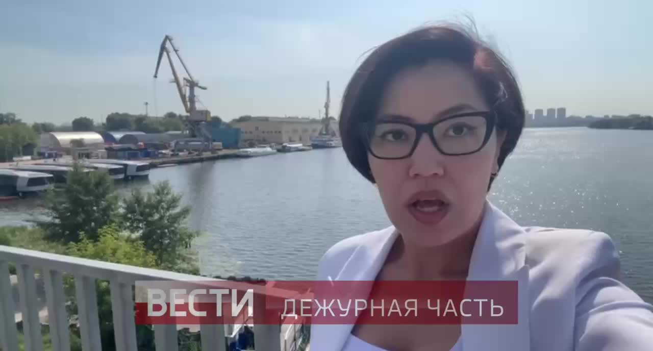Пожар на прогулочном теплоходе 'Егорий' в Южном порту Москвы ликвидирован