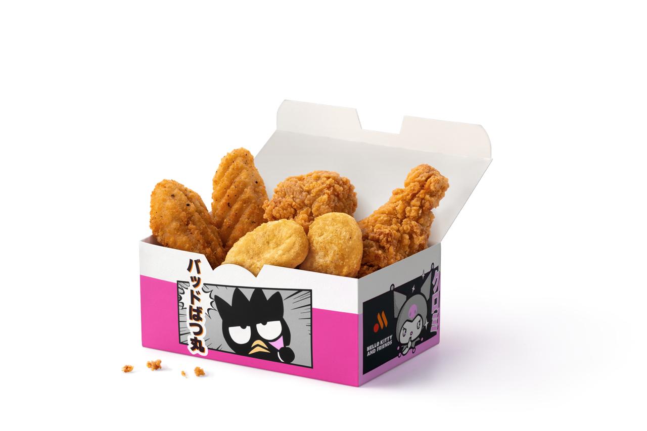 Во «Вкусно — и точка» появится розовый Hello Kitty бургер. В тематическом блюде будет розовая булка и такой же сырный соус. Кроме того, в меню появится My Melody Айс Де Люкс с фруктовым мармеладом. Официальная коллаба начнётся уже 21 июля. Как обычно, все бургеры раскупят до старта продаж