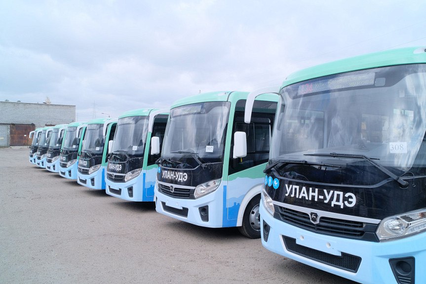 В Улан Удэ поступят еще 30 новых автобусов Мэрия Улан Удэ закупает еще 30 новых автобусов среднего класса Они поступят в город до конца этого года и выйдут не только на действующие направления но и на новые маршруты Бурятия Подробности в Номер один Сообщить нам свою новость можно по кнопке Письмо в редакцию