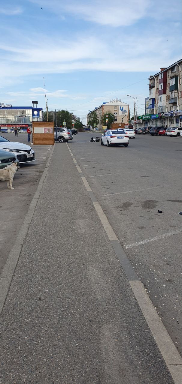 Сегодня в Невинномысске на переулке Крымском произошло ДТП с участием мотоцикла. На месте работают сотрудники ДПС. Информации о пострадавших пока нет. Госавтоинспекция призывает водителей быть внимательными на дорогах и соблюдать правила дорожного движения. Следите за обновлениями. Присылайте новости, фото, видео, жалобы и добрые истории нашему админу .