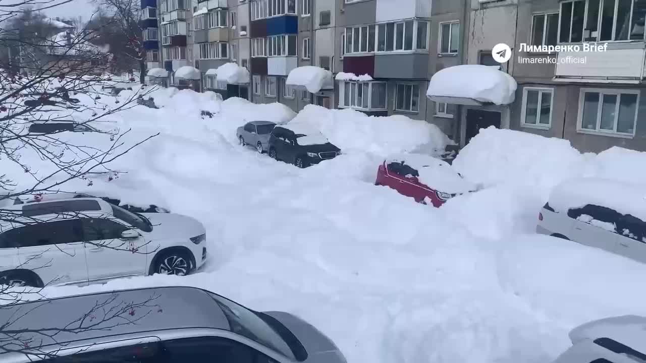 Контроль за ликвидацией последствий циклона в Сахалинской области