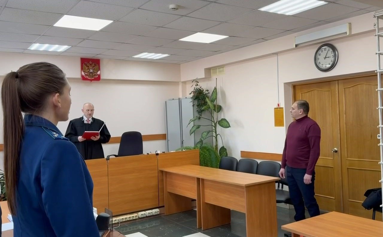 На Камчатке приговорили бывшего начальника исправительной колонии По данным обвинения он фактически передал смотрящим полномочия управления осужденными в ИК 5 Петропавловск Камчатский городской суд признал Ивана Сорокина виновным по части 3 статьи 286 УК превышение должностных полномочий совершенное из иной личной заинтересованности Подробности по ссылке   kamtime ru article 04360699 16b7 419c 8616 03cc0dfedd66