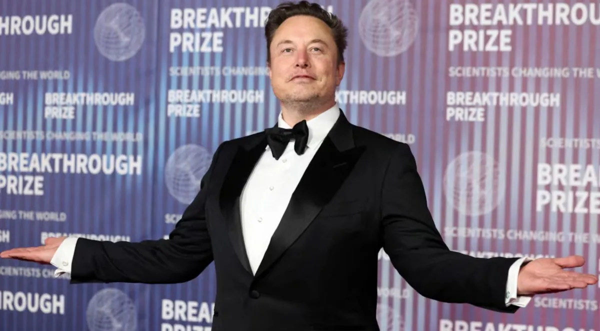 SpaceX которая готовится к IPO сообщила инвесторам что уволить Илона Маска с поста гендиректора и главы совета директоров без согласия самого Маска не получится узнало Reuters За это должны будут проголосовать владельцы акций класса B а их после IPO будет контролировать Маск vc ru invest 2890382