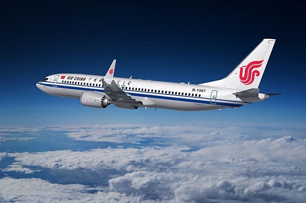 Авиакомпания Air China открывает рейсы Пекин – Владивосток  Главный авиаперевозчик Китая авиакомпания Air China запускает новый рейс между Пекином и Владивостоком. Полеты на данном направлении стартуют 31 марта. Об этом сообщает AVIA.RU.  Как отмечается в сообщении пресс-службы аэропорта Владивостока, полеты в аэропорт Шоуду  Терминал 3  столицы Поднебесной будут осуществляться с частотой 3 раза в неделю по понедельникам, четвергам и субботам. Добраться воздушным транспортом из столицы Приморья до Пекина можно за 2 часа 40 минут.  aviaru.net/n281229