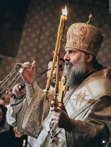 Предстоятелем Грузинской Православной Церкви стал местоблюститель Патриаршего престола митрополит Шио Муджири Слава Богу за все Это очень хорошая новость По результатам голосования местоблюститель Патриаршего престола митрополит Сенакский и Чхороцкусский Шио Муджири получил 22 голоса митрополит Урбнисский и Руисский Иов Акиашвили девять голосов а митрополит Потисский и Хобский Григол Бербичашвили семь голосов Право голоса на расширенном соборе имели только члены Священного Синода В голосовании приняли участие 38 членов Синода один голос был аннулирован