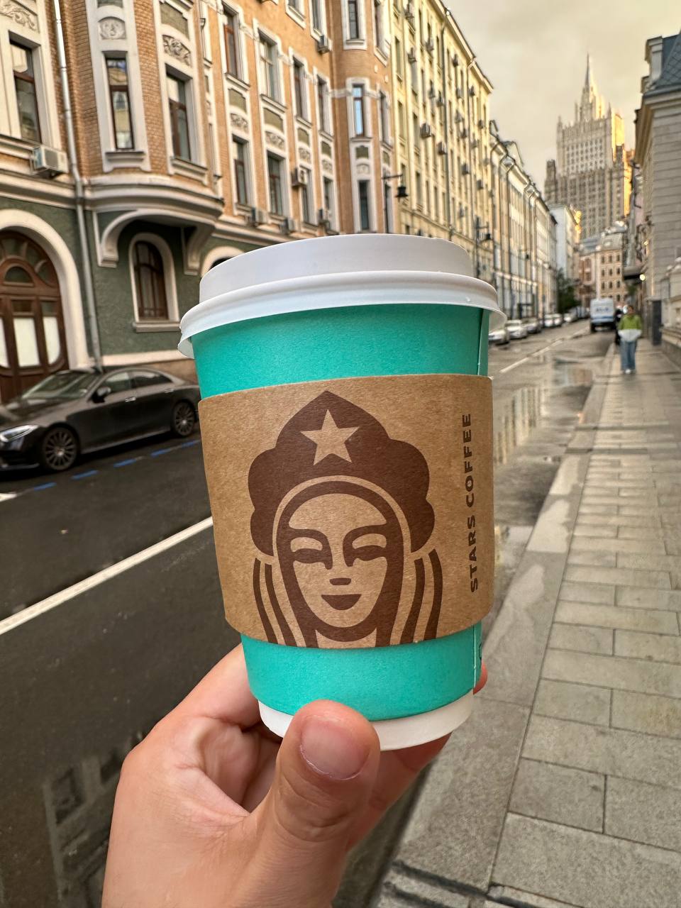 Кофейни Тимати откроются в ХМАО Популярная кофейня рэпера Stars Coffee появится в Ханты Мансийске и Когалыме Это первые точки сети в регионе Ura ru