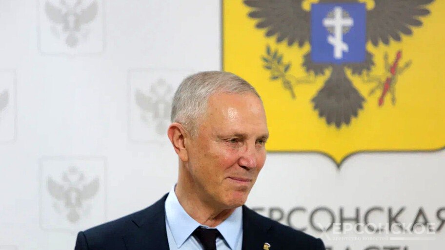 Глава управления Россельхознадзора на встрече с Сальдо рассказал о контроле фруктов Губернатор Херсонской области Владимир Сальдо обсудил с руководителем Азово-Черноморского межрегионального управления Россельхознадзора Арсеном Арзиевым безопасность и качество сельхозпродукции. За 2024 год сотрудники Россельхознадзора проверили 800 тысяч тонн зерна: 400 ушли в Крым, 200 — по сухопутному коридору, остальное — переработали в области или отгрузили через порты. Ужесточен контроль за овощами и фруктами, а также за подлинностью сертификатов. Читать полностью , VK и ОК и читайте новости на нашем сайте