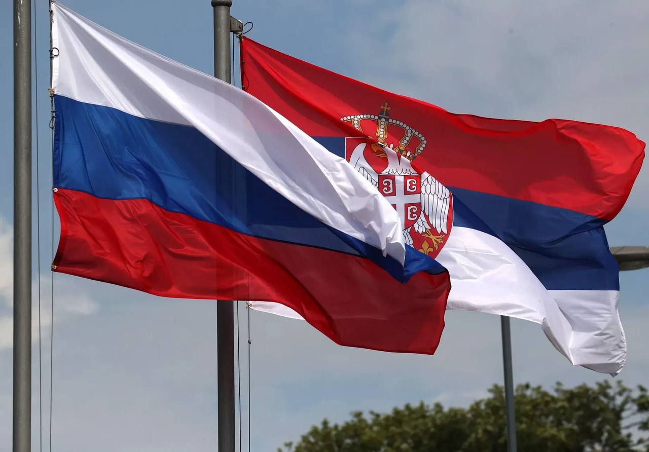 Сербский банк AltaBanka ввёл запрет на проведение платежей в евро для россиян и белорусов Решение связано с отказом зарубежных корреспондентов обслуживать транзакции клиентов из РФ и РБ, поскольку они автоматически считаются высокорисковыми.