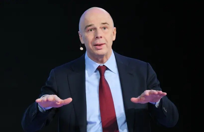 29 октября Федеральный бюджет РФ в 2026 году при необходимости будет уточняться по мере исполнения если средняя ключевая ставка будет складываться выше уровня заложенного в проект однако Минфин рассчитывает что бюджетной политикой все же создал пространство для ее дальнейшего снижения заявил глава ведомства Антон Силуанов журналистам в Совете Федерации