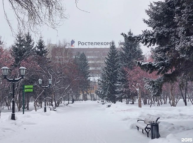 Недостаток офисных зданий надо решать! Поэтому, продайте нам, пожалуйста, свое…  Здание «Ростелекома» на Максима Горького, 53 собирается купить правительство Новосибирской области. Цель покупки — решить проблему с недостатком офисных помещений.  Здание как раз было выставлено на продажу, когда сотрудники департамента имущества и земельных отношений узнали об этом во время мониторинга. Стоит оно 533 миллиона рублей.  — Удалось договориться о прямой продаже для государственных нужд. С условием, что будет 18 месяцев «Ростелеком» там еще находиться, — отметил руководитель департамента имущества и земельных отношений Роман Шилохвостов.  Деньги выделят из средств бюджета региона, предусмотренных на 2025 год. Депутаты заксобрания решение правительства поддержали.  Фото: Денис Прищепов / 2ГИС