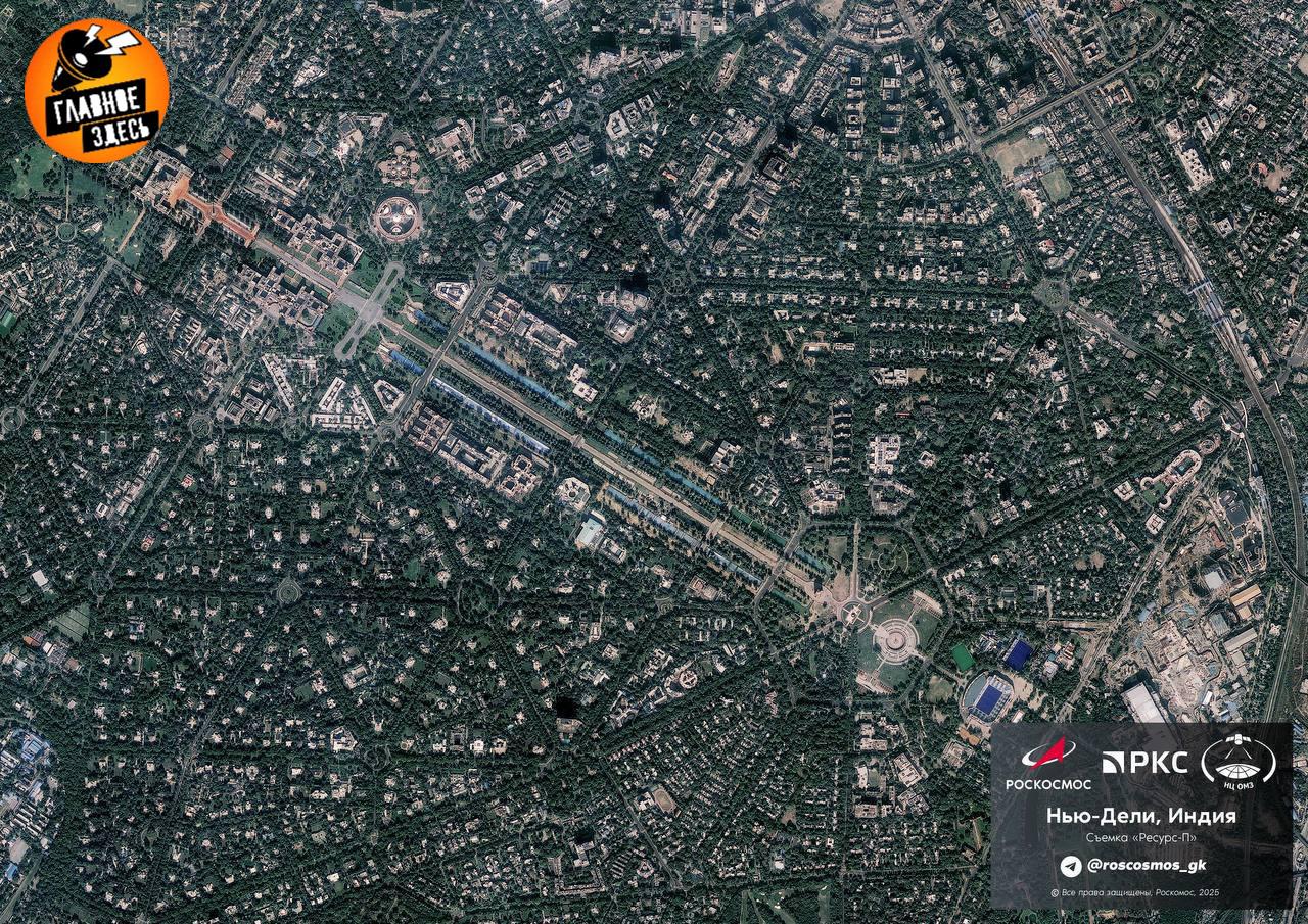 Роскосмос показал снимок Нью Дели где проходит встреча Путина и Моди При этом в ведомстве напомнили что в состав российской делегации в Индии входит глава Роскосмоса Дмитрий Баканов Главное здесь Подписывайтесь
