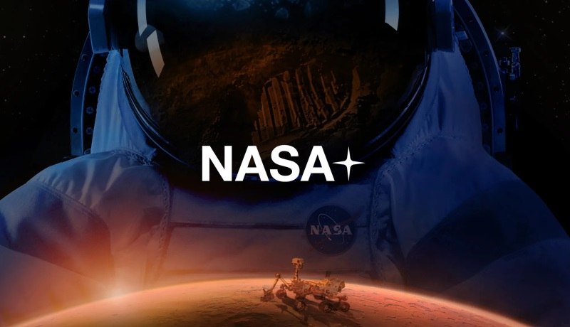 Запуски ракет NASA на Netflix   С 2023 года доступен сервис потокового вещания NASA Plus, который позволяет смотреть пуски ракет и документальные фильмы. Начиная с лета 2025 года, прямые трансляции NASA Plus появятся на Netflix, при этом реклама отсутствует.     В онлайн-трансляциях можно будет наблюдать выходы астронавтов в открытый космос, репортажи о полётах и захватывающие виды Земли с Международной космической станции. Контент останется бесплатным для пользователей, однако подписка на Netflix необходима.  NASA и Netflix стремятся сделать работы аэрокосмического агентства более доступными для аудитории, которая насчитывает более 700 млн человек. Можно также смотреть транслируемый контент на сайте NASA и посредством их приложения.    Читать подробнее