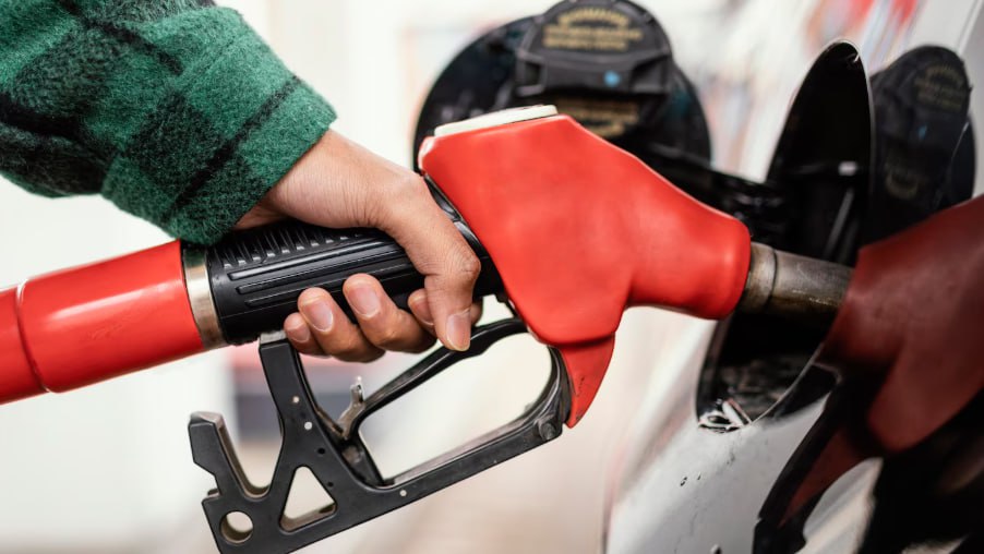 В Узбекистане временно приостановлена работа 464 АЗС В Узбекистане Инспекция по контролю за использованием электроэнергии нефтепродуктов и газа выявила 46 7 тыс нарушений на автозаправках по всей стране Подробнее anhor uz news uzbekistan 499 anhoruz Новости события мнения Мобильное приложение IOS Android