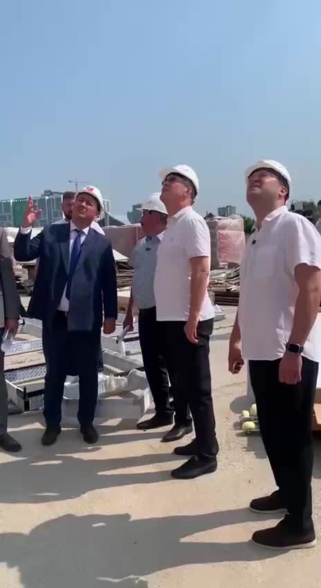 Радий Хабиров и Ратмир Мавлиев проверили ход строительства мечети 'Ар-Рахим' в Уфе