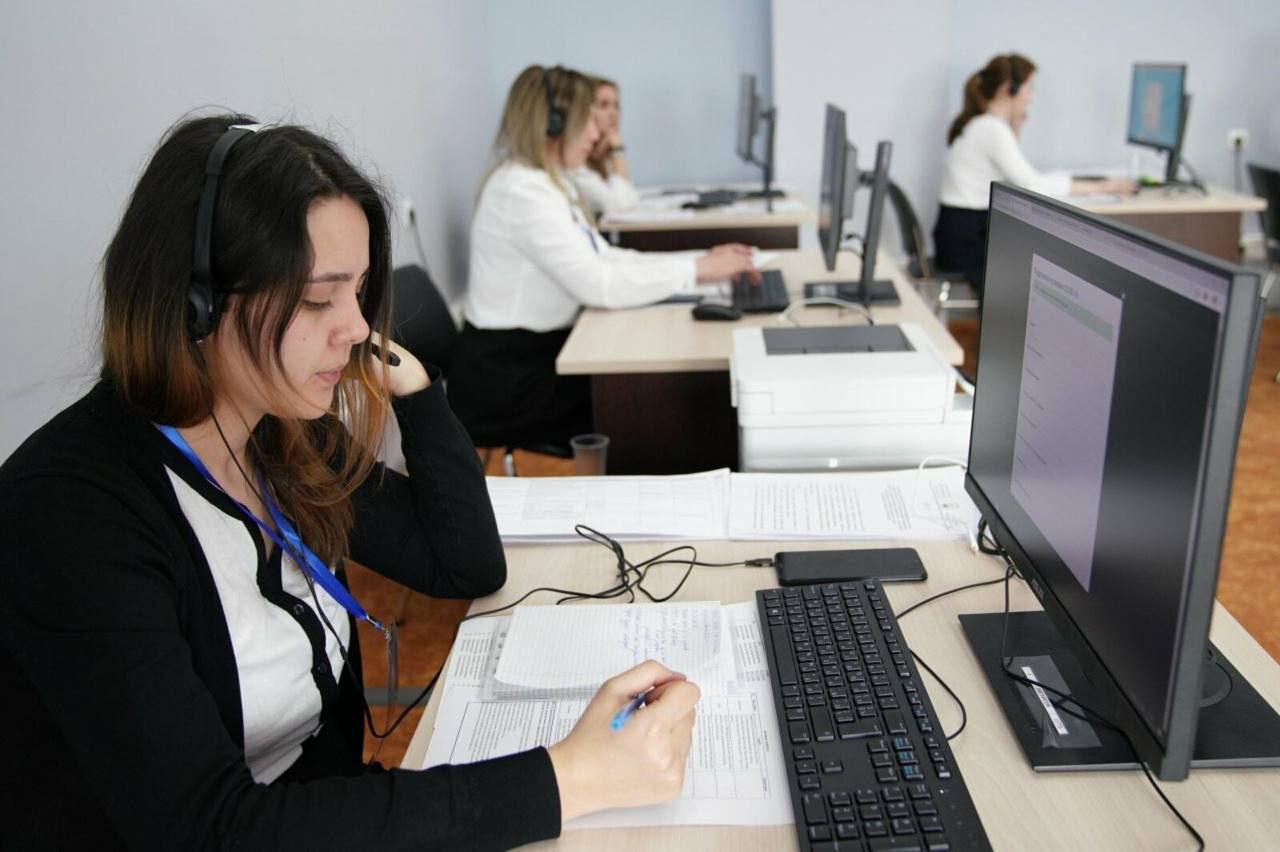 Колл-центр по вопросам водоснабжения начал работу на Ставрополье  Жители региона могут задать специалистам интересующие вопросы по бесплатному номеру 122, добавочный номер 6. Операторы принимают звонки ежедневно с 08:00 до 20:00, – рассказал губернатор края Владимир Владимиров.    ЧП Ставрополь