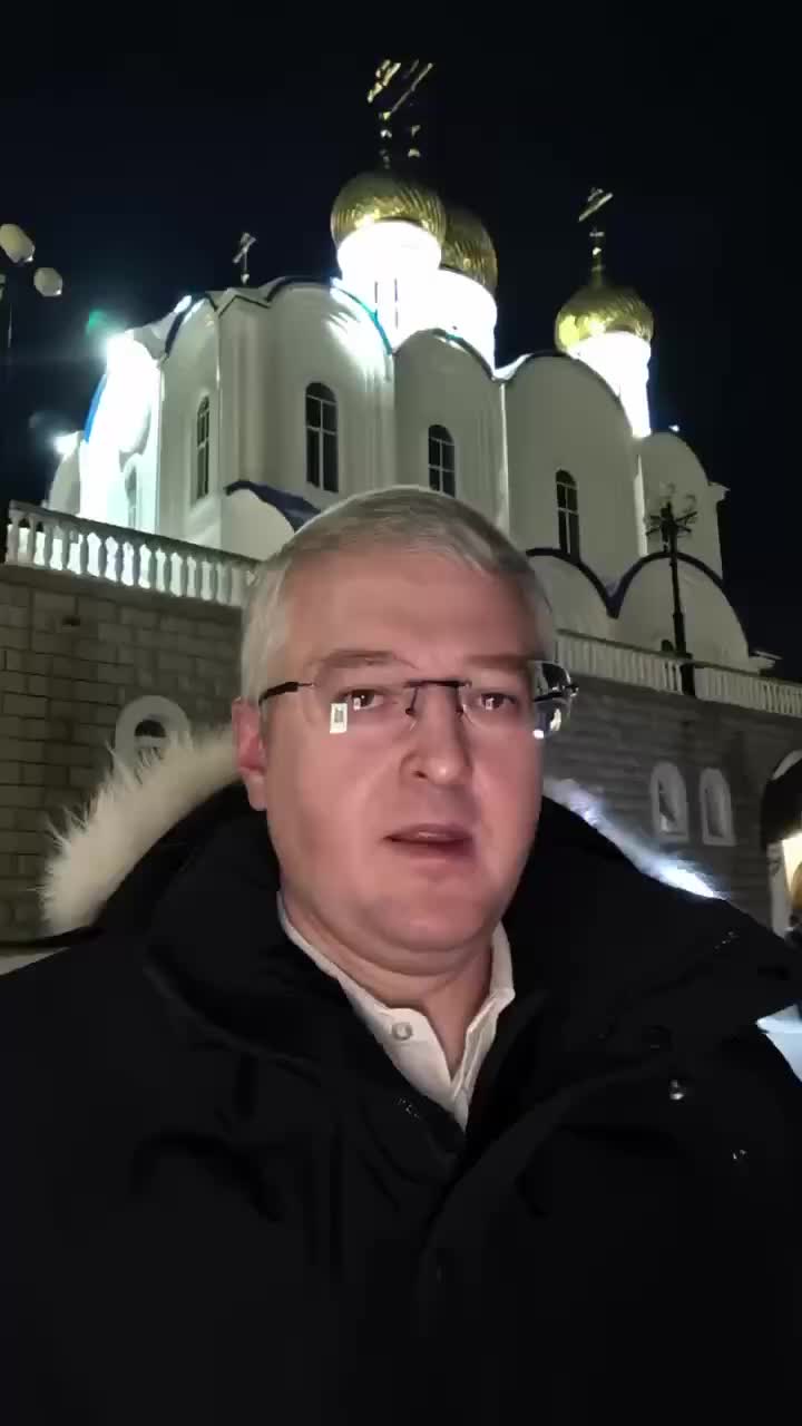 Орловцы отмечают Рождество с колоколами и фейерверками