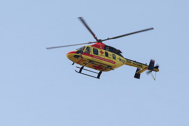 Санавиация эвакуировала в Волгоград двух человек 1 января Ребенок с термическим ожогом доставлен из детской городской больницы Камышина в больницу скорой медпомощи 25 Волгограда для оказания экстренной помощи Срочная госпитализация потребовалась и пациенту из Старополтавского района У 42 летнего мужчины случился острый инфаркт миокарда сейчас врачи Волгоградского кардиоцентра оказывают ему необходимую помощь Подписаться Перейти на сайт MAX