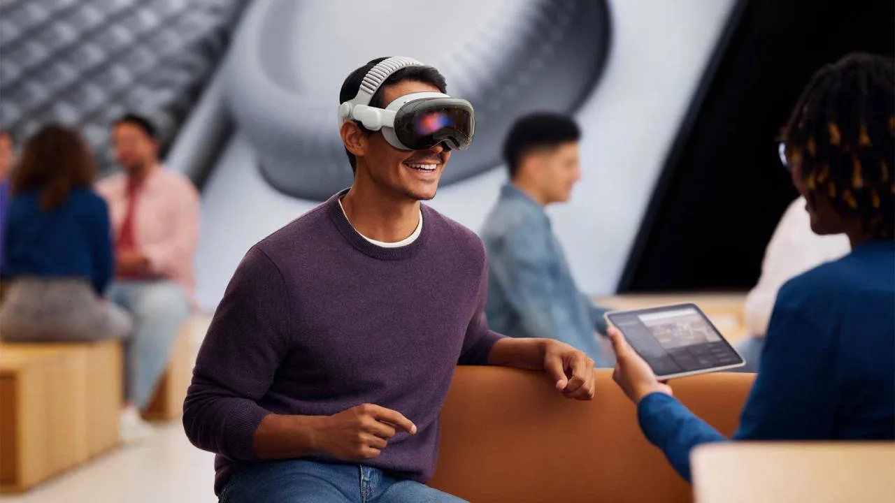 Подождём Новая версия гарнитуры Apple Vision Pro появится на рынке как минимум через два года На какой стадии сейчас проект и чем занимается команда     kod ru new apple vision pro