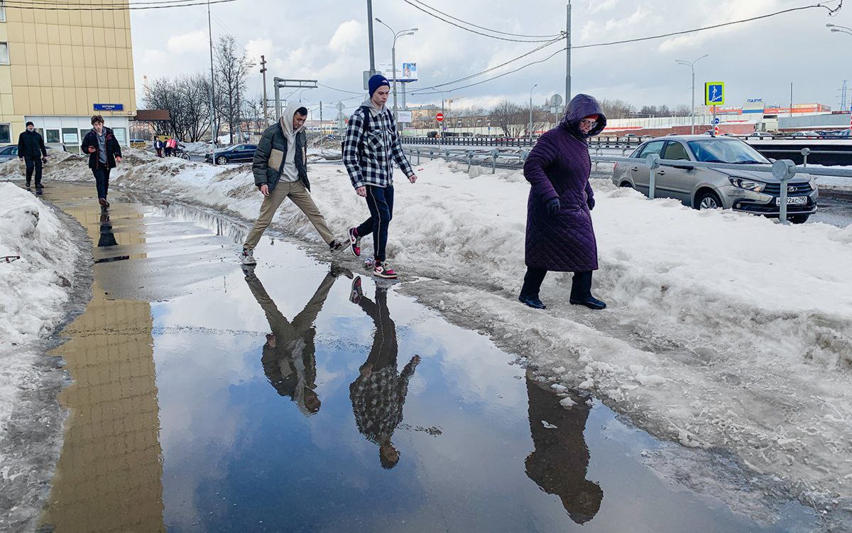 Синоптики рассказали, когда в Прикамье начнется потепление  Предстоящие две ночи станут самыми холодными: до -30˚ в районе Чернушки, Кунгура и на востоке края, до -19…-24˚ на остальной территории Прикамья. Об этом rifey.ru рассказали в ГИС-Центре ПГНИУ.  Но дневной прогрев постепенно усиливаться: сегодня еще -10…-15˚, в пятницу ожидается переход через -10˚, а в воскресенье 23 февраля будет уже -5…-10˚.  Источник    ЧП Пермь    Прислать новость