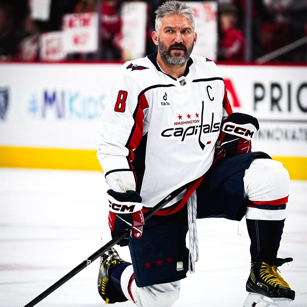 Это невосполнимая утрата Овечкин отреагировал на смерть своего первого тренера Ушел из жизни Александр Николаевич Филиппов Мой тренер добрый честный искренний человек легенда Динамо чемпион мира Это невосполнимая утрата Вечная память Александру Николаевичу и сил всем его родным и близким приводит слова Овечкина медиакоманда спортсмена в Telegram канале Александр Филиппов скончался 13 февраля в возрасте 75 лет Подписывайтесь на РИА Новости Спорт в MAX