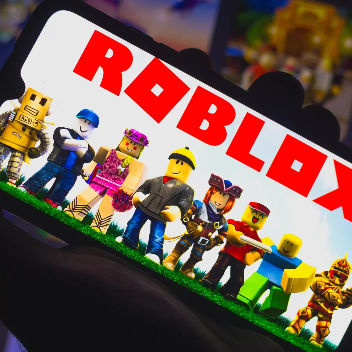 Roblox не разблокируют в России в ближайшее время Сейчас оснований для снятия ограничений на работу сервиса нет заявил представитель Роскомнадзора РИА Новости РКН заблокировал Roblox 3 декабря Игру внесли в черный список из за пропаганды терроризма экстремизма и ЛГБТ идеологии среди детей Платформа уже внедрила обязательную верификацию через биометрию для борьбы с деструктивным контентом и мошенничеством Движение признано экстремистским и запрещено в РФ   Подпишитесь на Абзац TG VK Дзен MAX Rutube