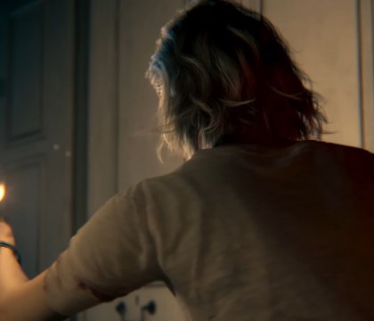 Capcom показала первый геймплей Resident Evil Requiem Разработчики Capcom опубликовали видео, в котором впервые продемонстрировали кадры игрового процесса Resident Evil Requiem. В ролике показывают фрагменты с главной героиней и тем самым пугающим монстром, о котором говорили журналисты в своих превью. В другом фрагменте Грейс показана с пистолетом, то есть она сможет не только исследовать локации, но и сражаться. Читать далее