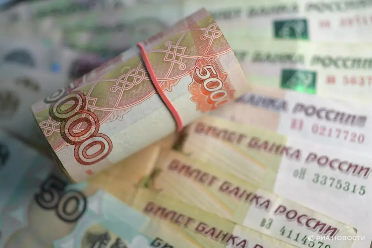 Лидерами по зарплатам на вахте в России в первом квартале 2026 года стали формовщики выяснила Авито Работа исследование есть у РИА Новости Их зарплаты за год выросли на 20 и превысили 260 тыс рублей Подписаться на РИА Новости экономика