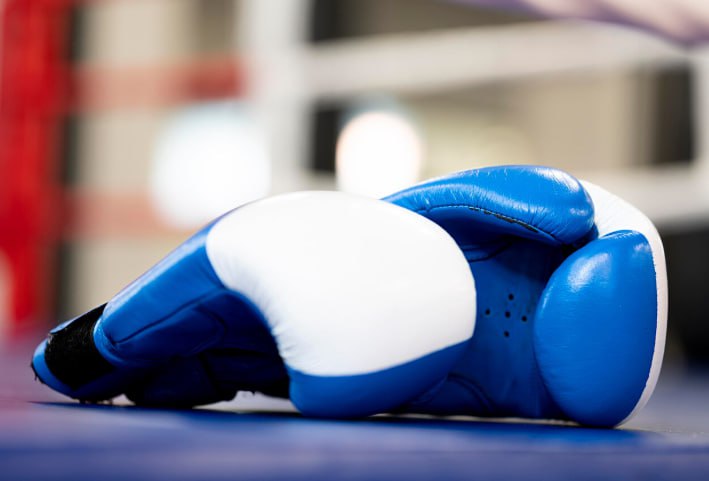 Спортсмены из Бурятии завоевали 13 медалей чемпионата ДФО по боксу Бурятские боксёры завоевали тринадцать медалей чемпионата Дальневосточного федерального округа по боксу. Он состоялся в Улан-Удэ с 9 по 13 июня в Улан-Удэ. Атлеты сборной Бурятии стали обладателями четырех золотых, шести серебряных и трех бронзовых наград. Поздравляем с победой!!! Подробнее в "Номер один" Сообщить нам свою новость можно по кнопке: Письмо в редакцию