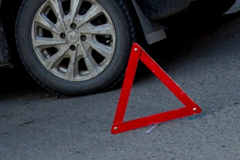 Угнал чужое авто и пьяным попал в аварию житель Ленинского района ЕАО Подозреваемый задержан возбуждено уголовное дело Читать подробнее на сайте