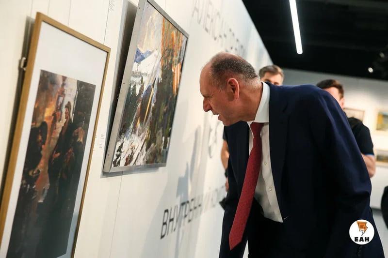 Дмитрия Пумпянского не пустили в члены РАН Главе свердловского «клуба олигархов» не удалость стать членом-корреспондентом Российской академии наук. Пумпянский не прошел даже первого этапа отбора. Об этом сообщает РБК со ссылкой на документы РАН. Всего на 170 вакансий претендовали 1455 кандидатов. Дмитрия Пумпянского выдвигало Уральское отделение РАН.