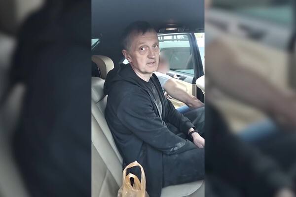 Бывший директор административного департамента Минсельхоза Олег Донских 12 лет скрывался по поддельным документам. Его обвиняют в хищении 2 млрд рублей. Чиновник 12 лет находился в федеральном и международном розыске. По данным следствия, он использовал поддельные документы для сокрытия личности и не имел официального источника дохода. В 2024 году Донских был задержан ФСБ в Подмосковье и арестован по обвинению в девяти эпизодах мошенничества, связанных с хищениями средств «Росагролизинга» и Россельхозбанка.