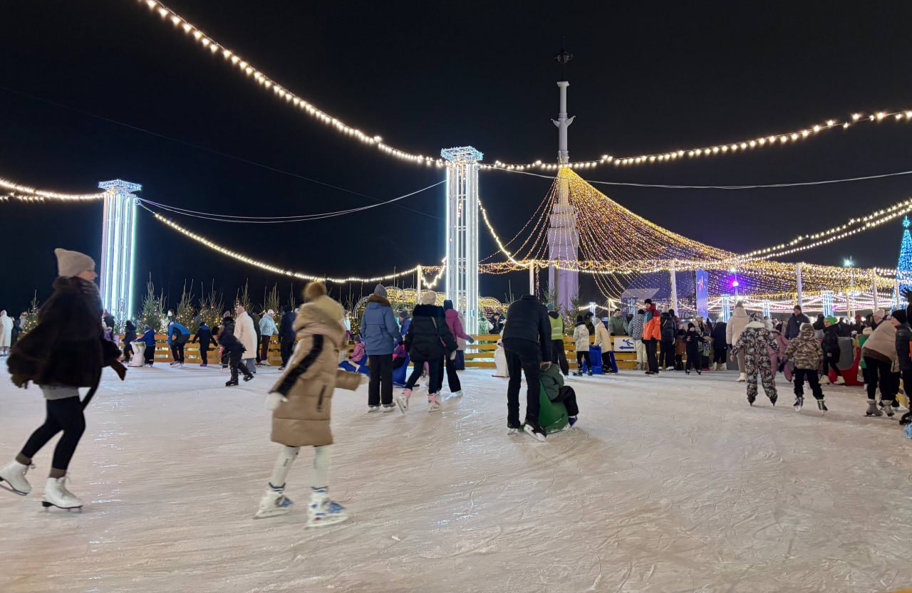 Каток на Адмиралтейской площади отменил все вечерние сеансы сегодня 30 января Причиной послужил обрушившийся на столицу Черноземья снегопад Из за непогоды техника для заливки льда не может быть допущена на площадку О возобновлении работы катка сообщат дополнительно   vrn aif ru society details na glavnom katke voronezha otmenili vechernie seansy aifvrn