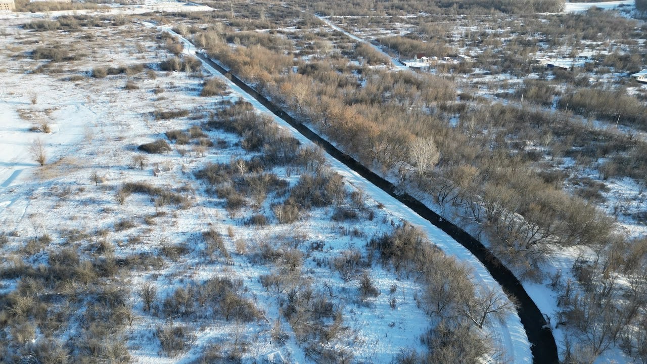 Уровень Урала в Оренбуржье продолжает подниматься  В большинстве точек прирост стабильный, связан по-прежнему с повышенным сбросом Ириклинского водохранилища.   у Оренбурга плюс 4 см  252 см   у Орска плюс 1 см  288 см   Однако в Кваркенском районе подъём более значительный - плюс 7 см. Сюда вода пришла из других водохранилищ, которые находятся выше по течению.  Уровень реки Сакмары на утро 25 февраля без изменений.      Оренбуржье