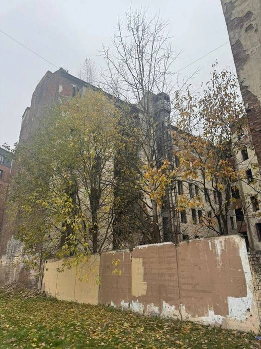 В Петербурге обрушился доходный дома на Розенштейна Сообщается что сегодня утром в доме 39 обрушилась стена и перекрытия По предварительной информации пострадавших нет На месте работают оперативные службы Прокуратура Петербурга Читай нас в MAX Подпишись на Комсомольскую правду СПб