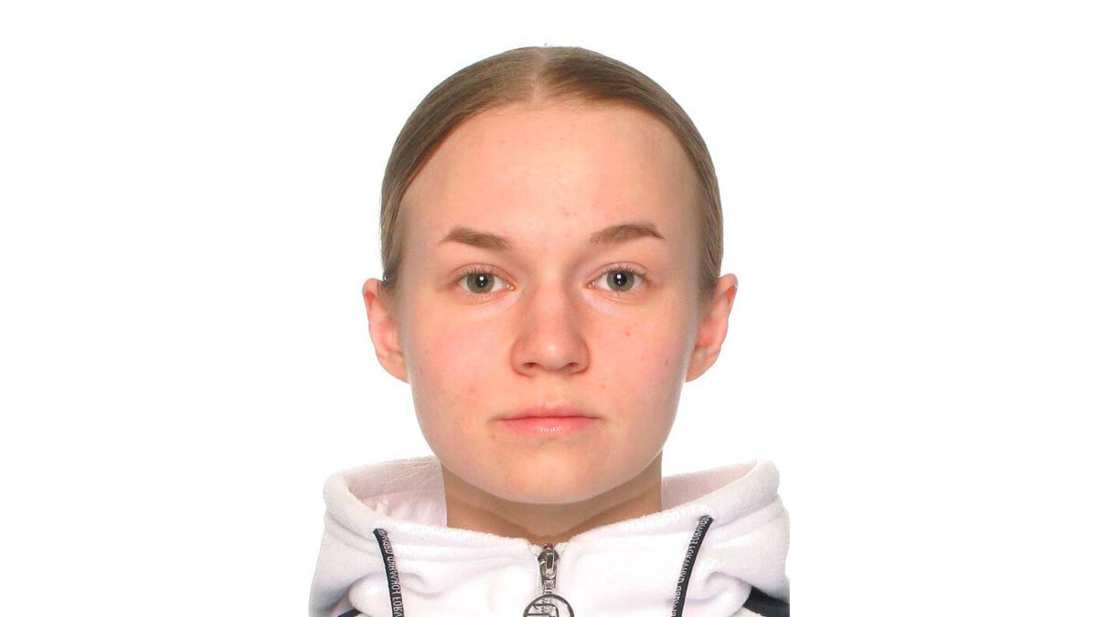 Рапиристка Стефания Часовникова взяла золото на этапе Кубка мира среди юниоров который проходит в ОАЭ В финале спортсменка победила представительницу Казахстана Софию Актаеву со счетом 15 11 Россиянка выступала на соревнованиях с флагом и гимном news matchtv Федерация фехтования России