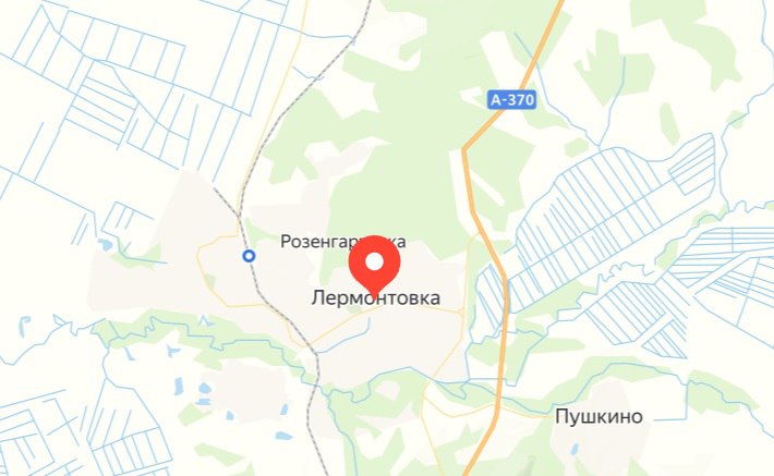 Угрожал ножом женщине и девочке и ударил полицейского В селе Лермонтовка Бикинский район пьяный 43-летний мужчина пришёл в гости к 47-летней родственнице, и там угрожал ножом ей и её дочери. Женщина обратилась в полицию. На адрес вызова подъехал экипаж ДПС, который находился поблизости. Мужчина, увидев полицейских, выбросил нож, но стал пинать служебный автомобиль. А потом напал на полицейского и ударил по голове и в грудь. Его задержали. Возбуждено уголовное дело об угрозе убийством и применении насилия в отношении представителя власти. Подписаться Прислать новость