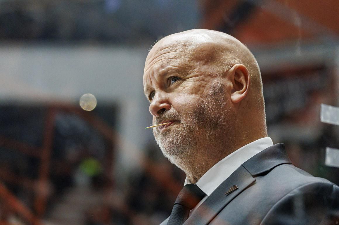 Появилась информация что Бенуа Гру покидает Трактор Он был главным тренером полтора года Сам ХК пока официальных комментариев не дал Подпишись Поделись новостями