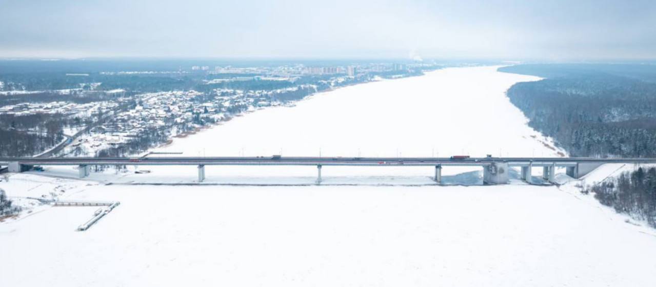 На Ладожском мосту начался ремонт До 28 марта проехать по нему будет можно только по одной полосе На мосту действует ограничение скорости 40 км ч True Питер Мы в MAX