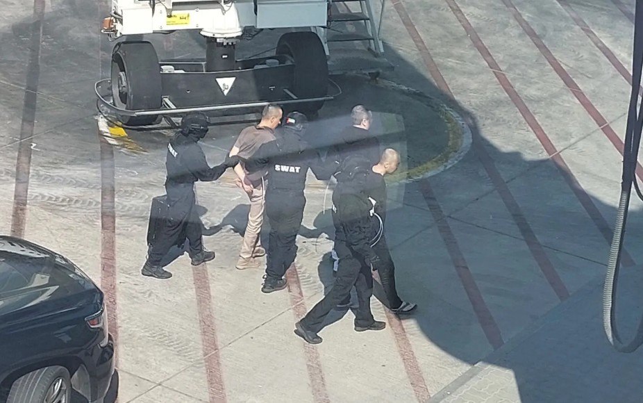 Из ОАЭ доставили троих узбекистанцев находившихся в международном розыске   repost uz teper jdet sud ix Подписывайтесь на Repost