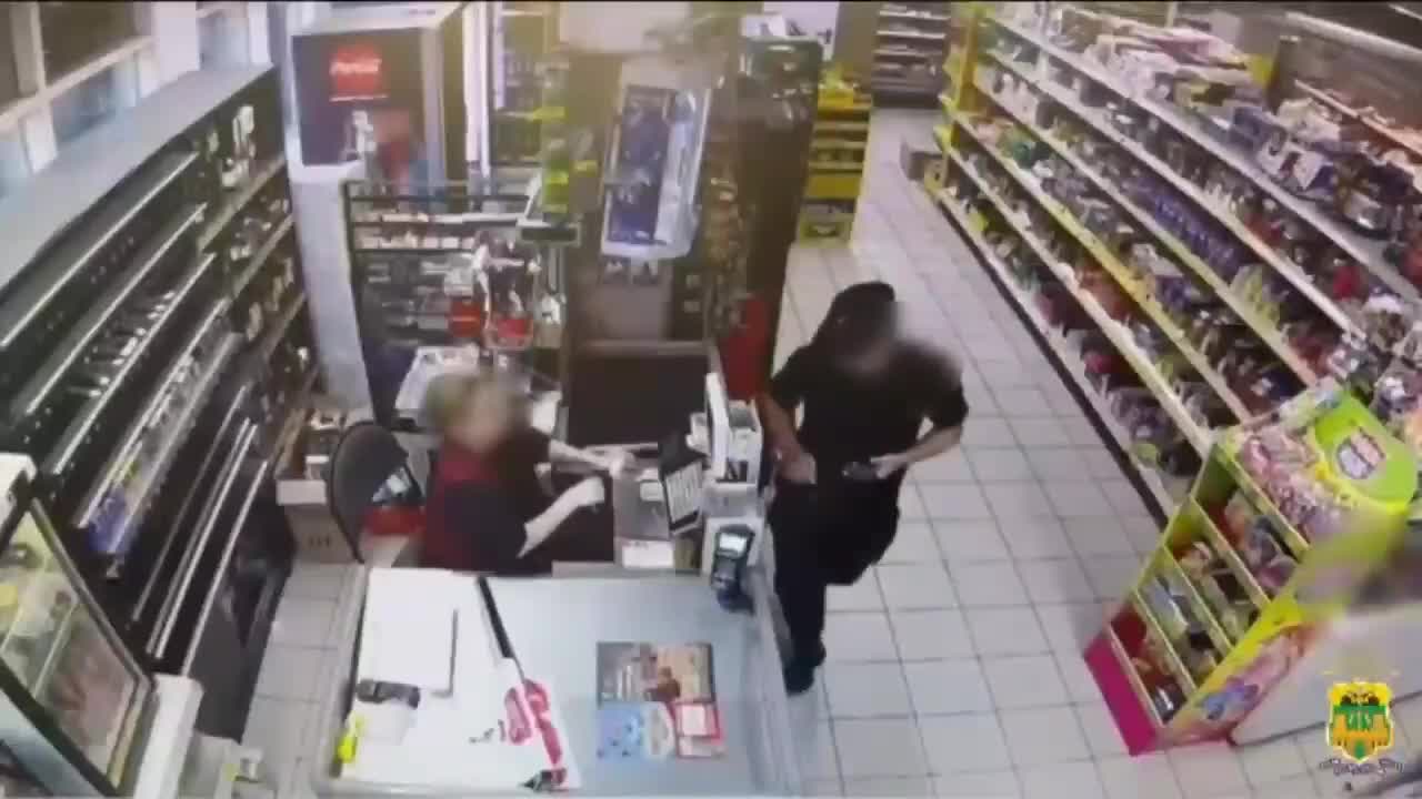 В Сочи задержан приезжий, похитивший деньги и телефон у спящего местного жителя