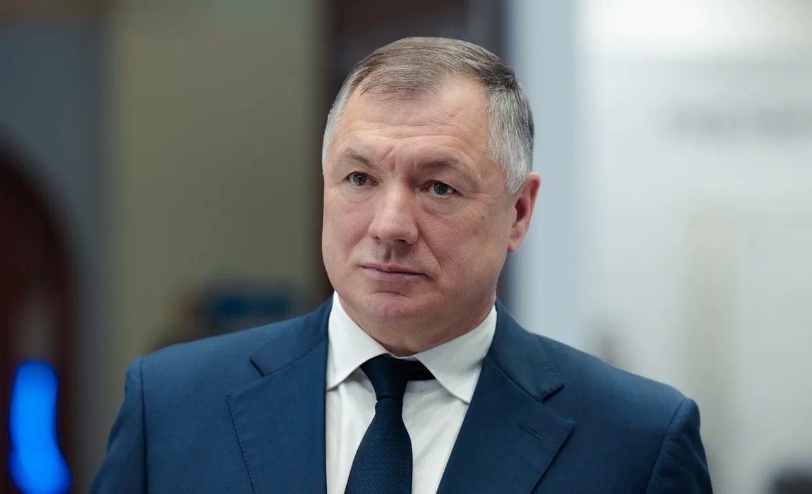 Объем выдачи рыночной ипотеки в стране достиг рекордно низких значений за всю историю наблюдений заявил вице премьер России Марат Хуснуллин Текущее состояние рынка ипотечного кредитования он назвал тревожным По словам вице премьера объем помощи в 2025 году стал беспрецедентным Эти меры нацелены на сохранение темпов жилищного строительства и поддержки регионов jkinvest news jkinvest