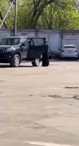 Священник получил номер «666» на Land Cruiser в Москве